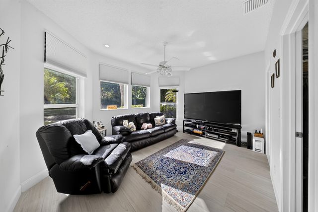 7690 La Corniche Circle, Boca Raton, FL 33433