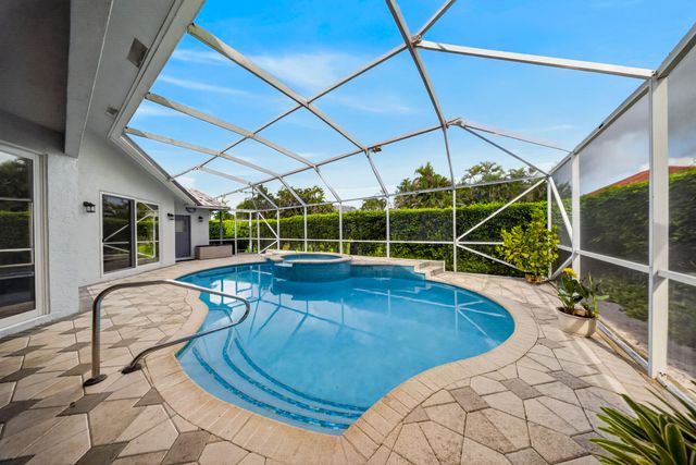 7690 La Corniche Circle, Boca Raton, FL 33433