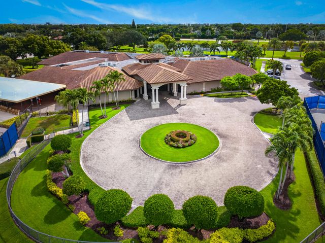7690 La Corniche Circle, Boca Raton, FL 33433