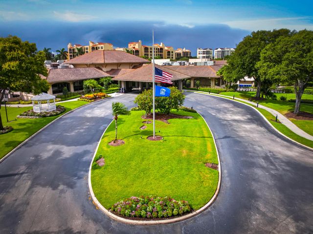 7690 La Corniche Circle, Boca Raton, FL 33433