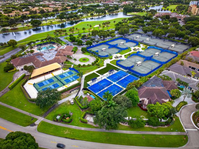 7690 La Corniche Circle, Boca Raton, FL 33433