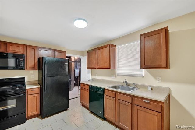 6914 Arlene Court, Romulus, MI 48174