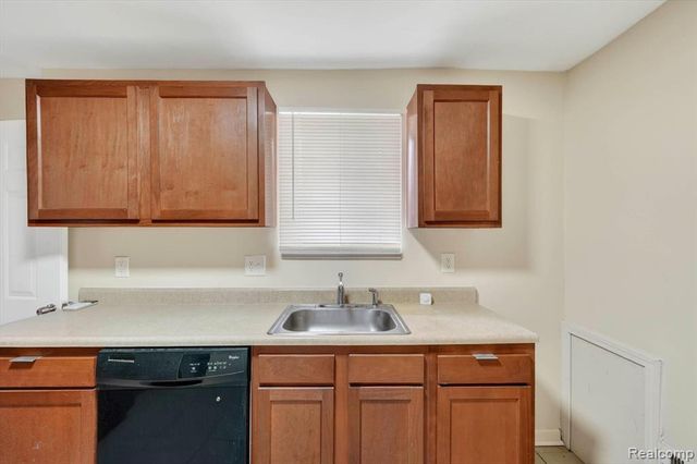 6914 Arlene Court, Romulus, MI 48174