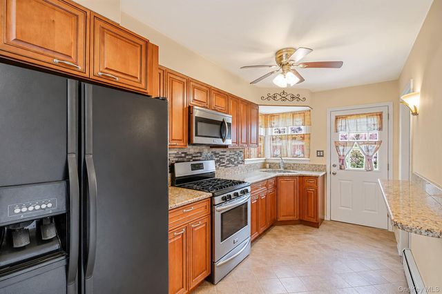 190 Bay Avenue, Patchogue, NY 11772
