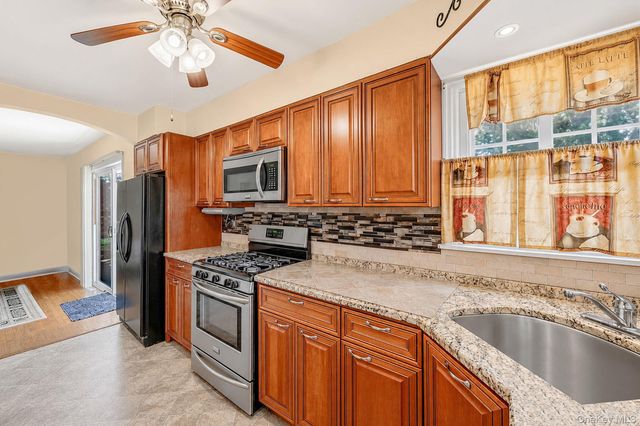 190 Bay Avenue, Patchogue, NY 11772