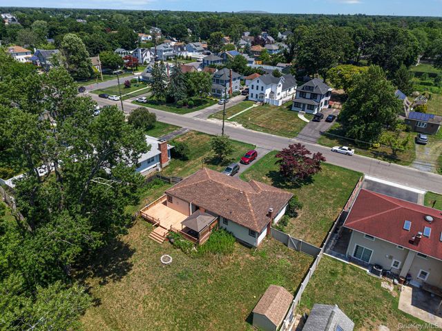 190 Bay Avenue, Patchogue, NY 11772