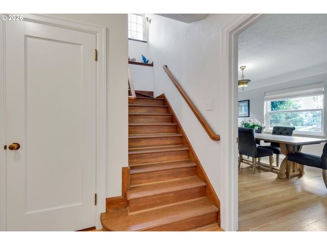 5497 RIVER St, West Linn, OR 97068