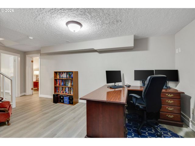 5497 RIVER St, West Linn, OR 97068