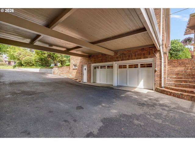 5497 RIVER St, West Linn, OR 97068