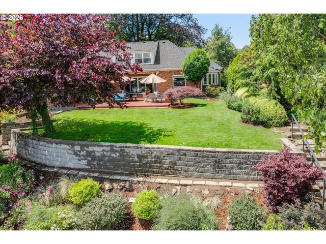 5497 RIVER St, West Linn, OR 97068