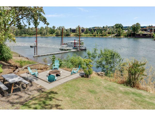 5497 RIVER St, West Linn, OR 97068