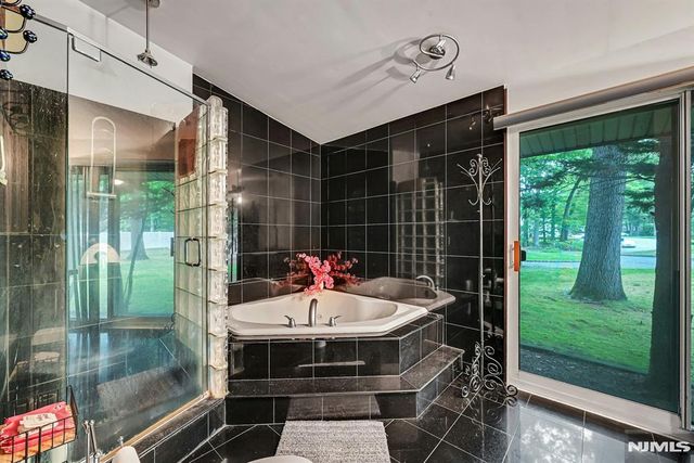 2009 Glen Avenue, Twp Of Washington, NJ 07676