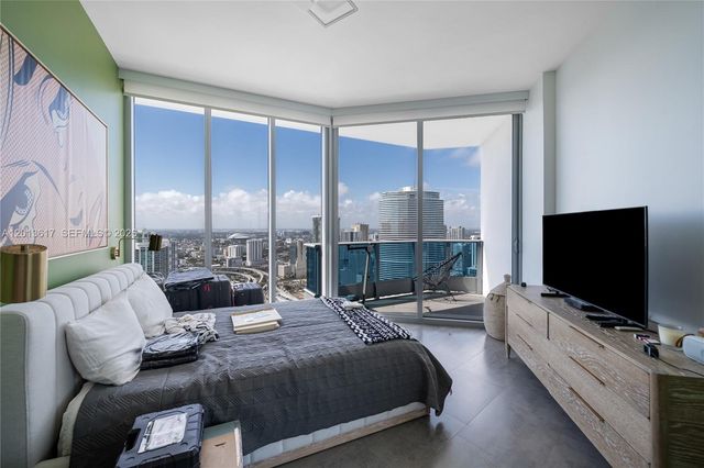 200 Biscayne Boulevard Way 4902, Miami, FL 33131