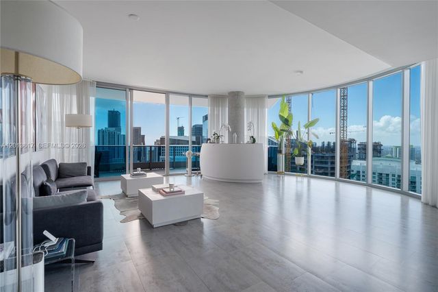 200 Biscayne Boulevard Way 4902, Miami, FL 33131