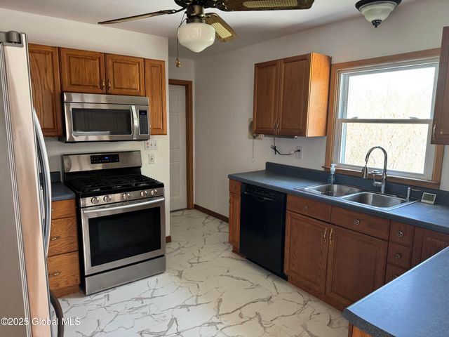 19 Callaghan Boulevard, Charlton, NY 12019