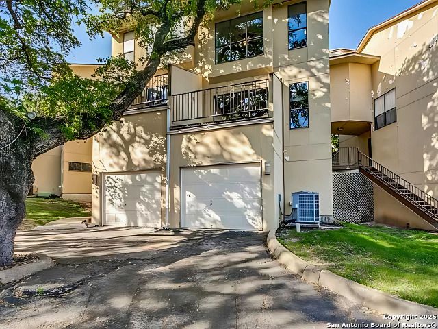 8642 Fredericksburg Rd Apt 703, San Antonio, TX 78240
