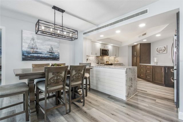 690 ISLAND WAY 1005, Clearwater Beach, FL 33767