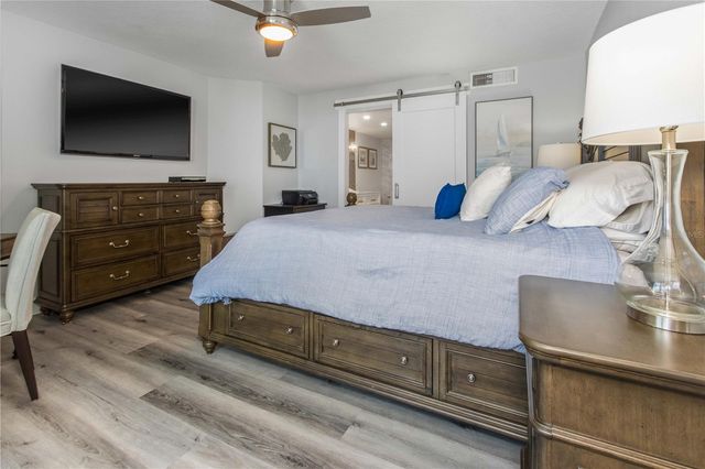 690 ISLAND WAY 1005, Clearwater Beach, FL 33767