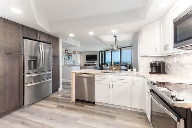 690 ISLAND WAY 1005, Clearwater Beach, FL 33767