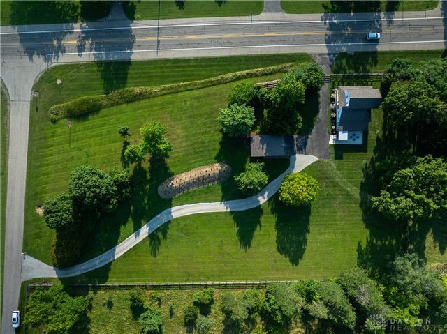 2036 Troy Road, Springfield, OH 45504