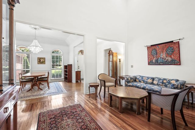 5117 Ravens Gln, Nashville, TN 37211