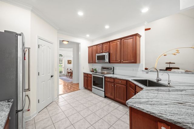 5117 Ravens Gln, Nashville, TN 37211