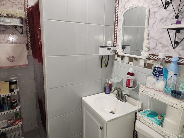3324 Gunther Avenue, Bronx, NY 10469