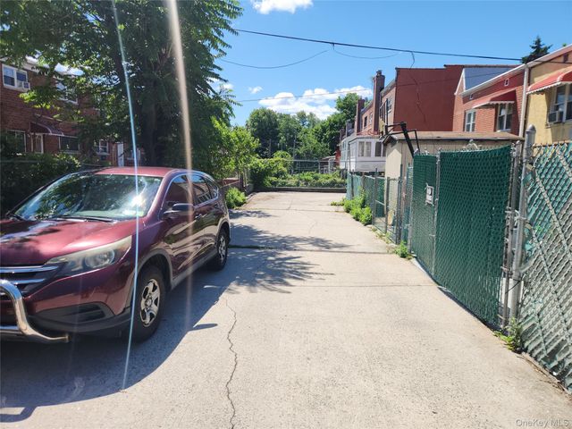 3324 Gunther Avenue, Bronx, NY 10469