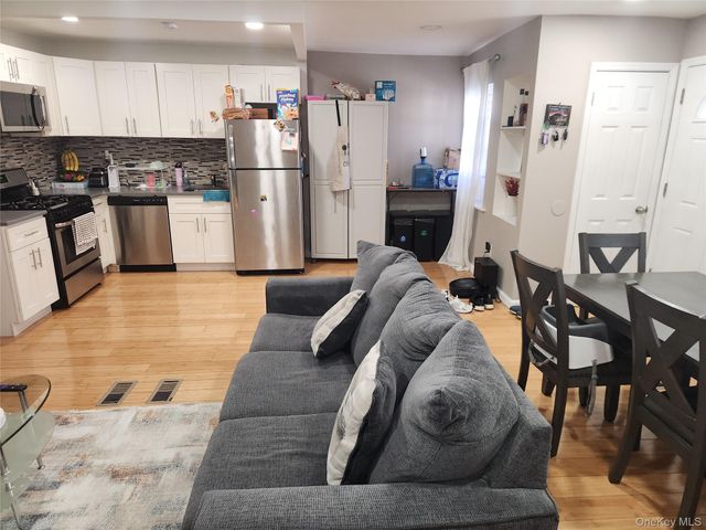 3324 Gunther Avenue, Bronx, NY 10469