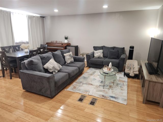 3324 Gunther Avenue, Bronx, NY 10469