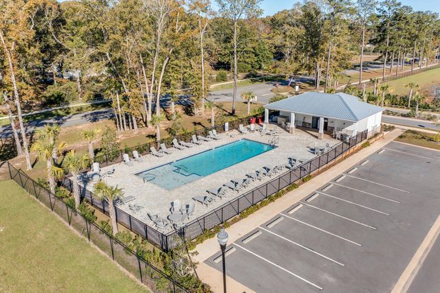 109 Ridgeway Circle, Crestview, FL 32536