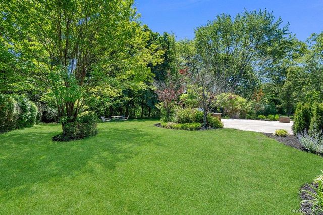 43 Bucknell Drive, Plainview, NY 11803