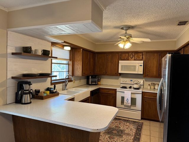 1785 Cypress Lane, Canton, TX 75103