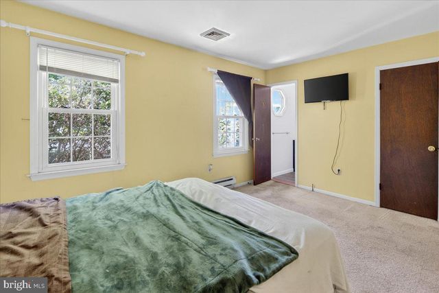 113 LUBBERS LN, Manahawkin, NJ 08050