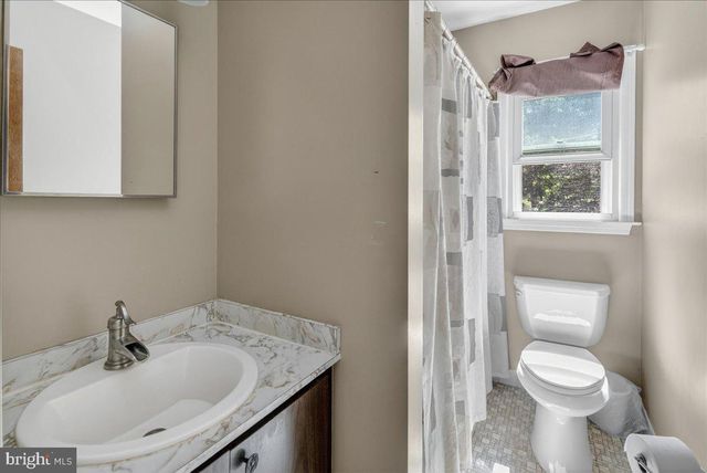 113 LUBBERS LN, Manahawkin, NJ 08050