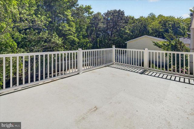 113 LUBBERS LN, Manahawkin, NJ 08050