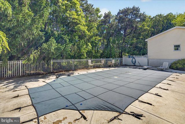 113 LUBBERS LN, Manahawkin, NJ 08050