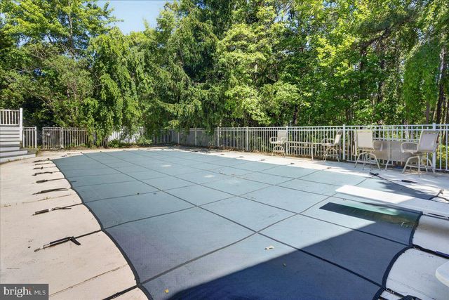 113 LUBBERS LN, Manahawkin, NJ 08050