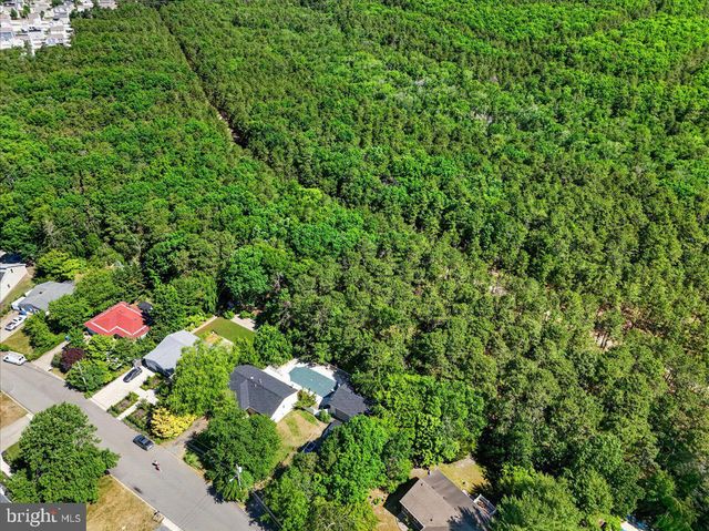 113 LUBBERS LN, Manahawkin, NJ 08050