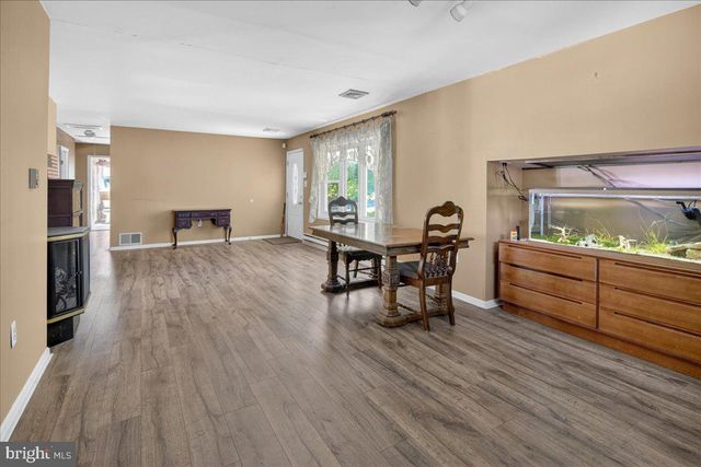 113 LUBBERS LN, Manahawkin, NJ 08050
