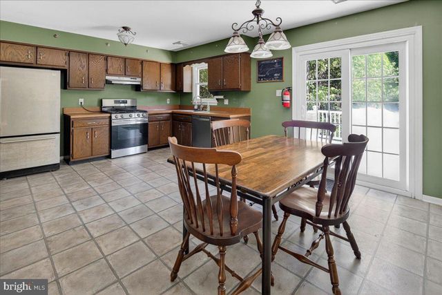 113 LUBBERS LN, Manahawkin, NJ 08050