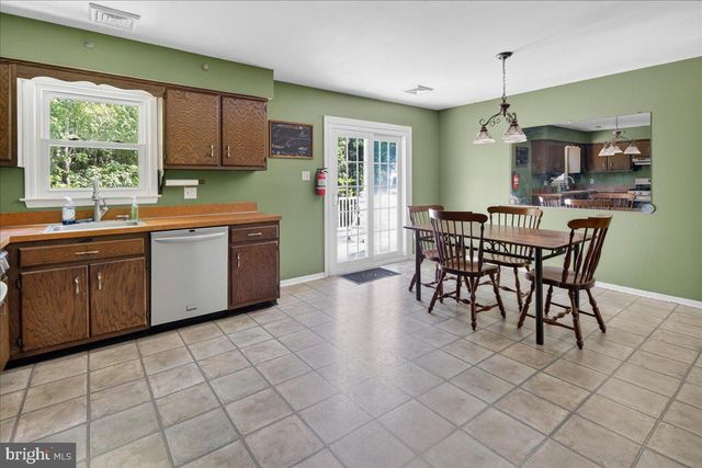 113 LUBBERS LN, Manahawkin, NJ 08050