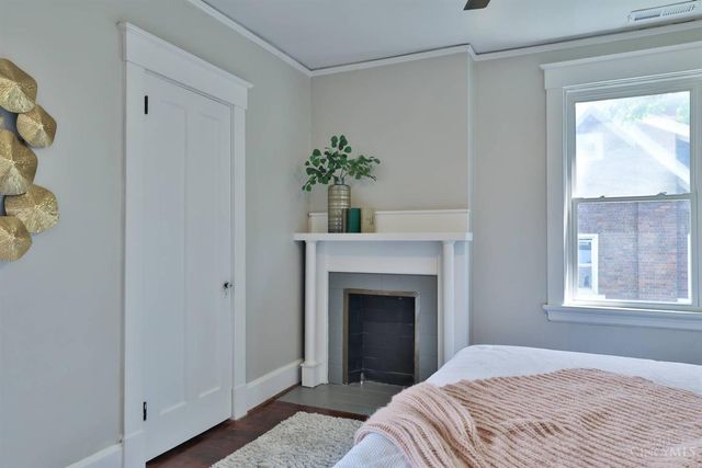 2915 Fischer Place, Cincinnati, OH 45211