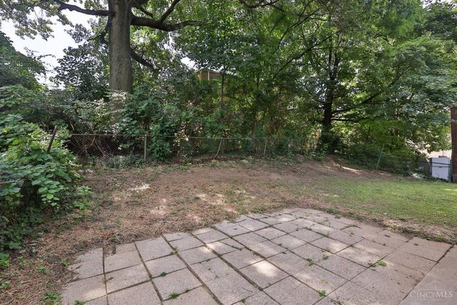 2915 Fischer Place, Cincinnati, OH 45211