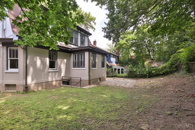 2915 Fischer Place, Cincinnati, OH 45211