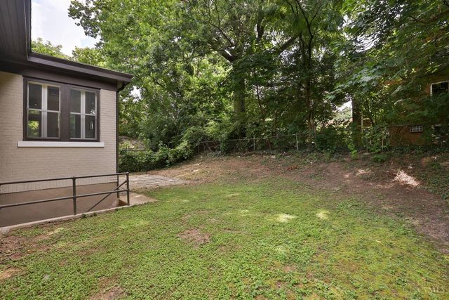 2915 Fischer Place, Cincinnati, OH 45211