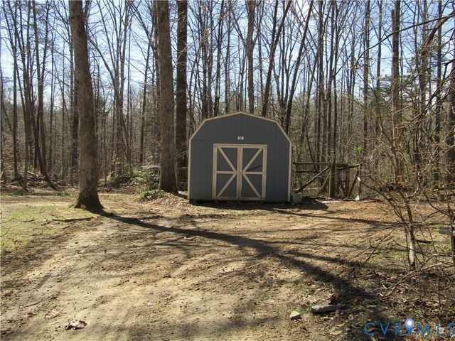 5705 Community House Rd, Columbia, VA 23038