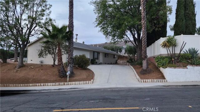 2453 Los Feliz, Thousand Oaks, CA 91362