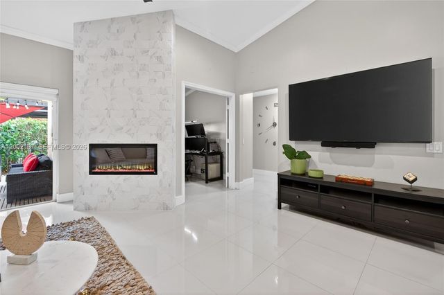 1956 Pisces Ter 1956, Weston, FL 33327