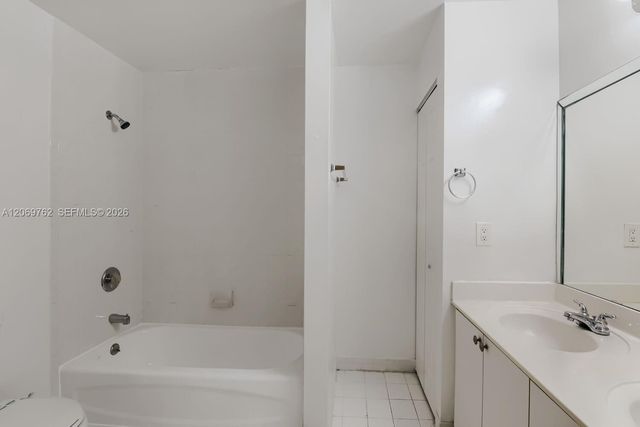 7663 N Southwood, Davie, FL 33328